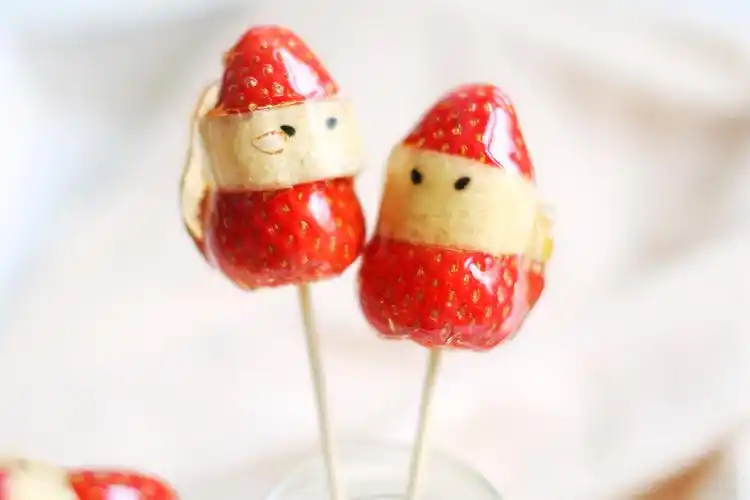 12.24阳光新城幼儿园薄荷中一班自制冰糖葫芦