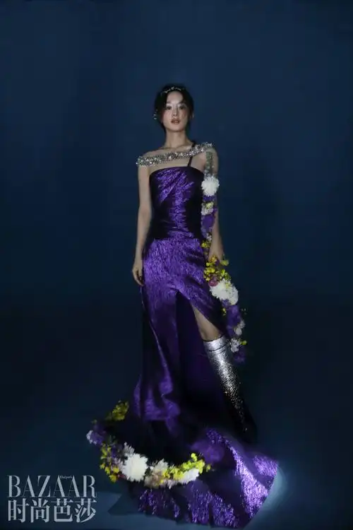 赵丽颖时尚芭莎闭年刊封面##赵丽颖暗夜缪斯芭莎大片##赵丽颖雪祭司