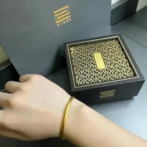 周大福传承手镯