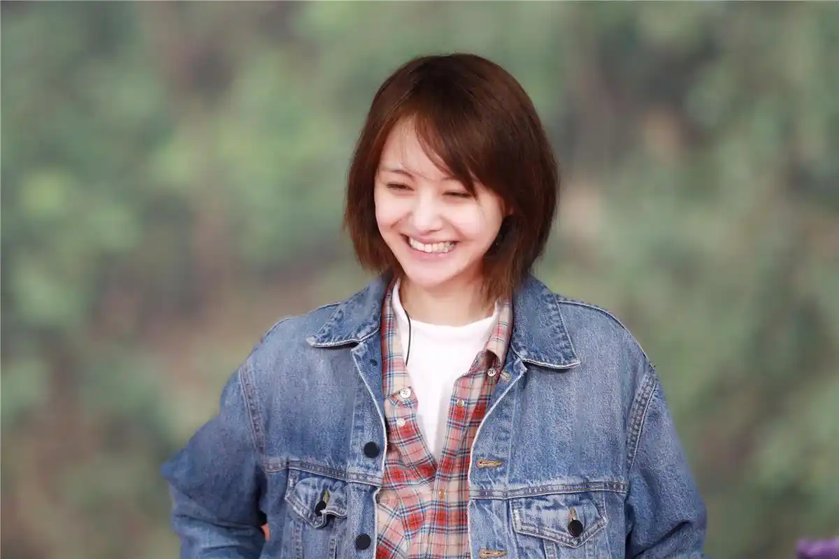 郑爽不甘心退圈疑用小号爆张恒出轨圈内好友还要拉个垫背的