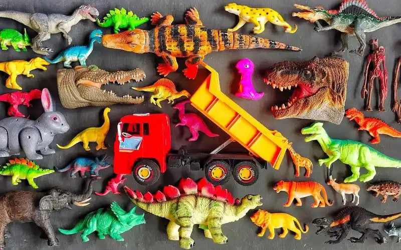 霸王龙,三角龙,剑龙,恐龙玩具大集合!