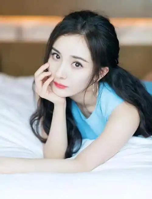 原创杨幂路人视角生图无滤镜颜值曝光网友果然是杨不修