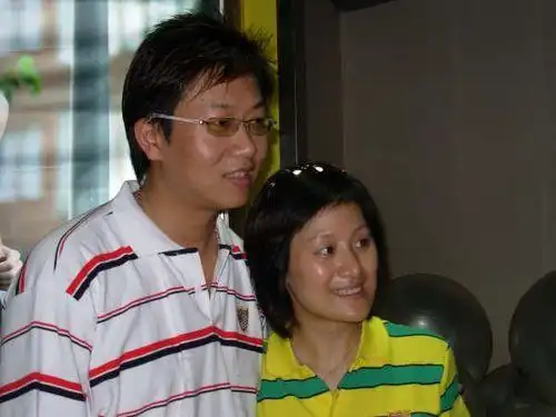 11月2日,电视台主持人林海和何婕结婚了,在虹桥万豪,摆了38桌上海电视