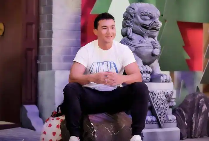 刘畊宏人气继续暴跌,网友:他的身材不是跳操练出来的_直播间_肌肉