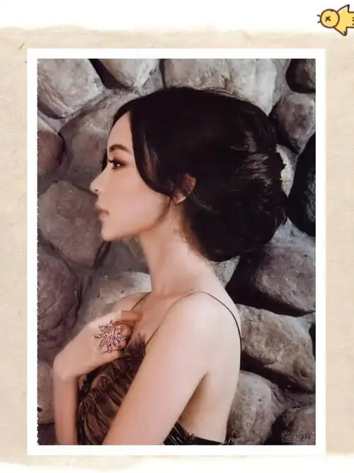 让我们来看一下明星们的侧脸,谁的容颜最精致.