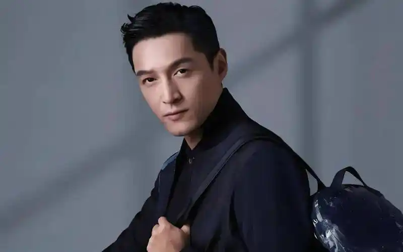 原创胡歌老婆黄曦宁素颜照曝光网友瞬间炸锅怎么长成这样啊