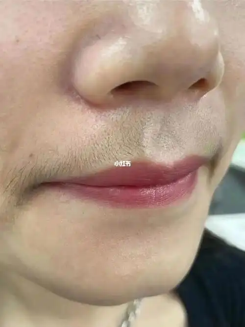 女孩子拥有一口浓密的唇毛真的不好看
