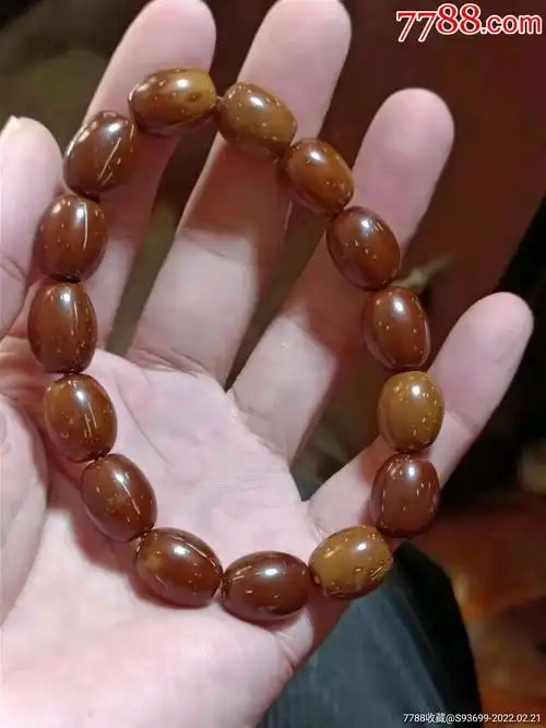 盘了一年的菩提子手串