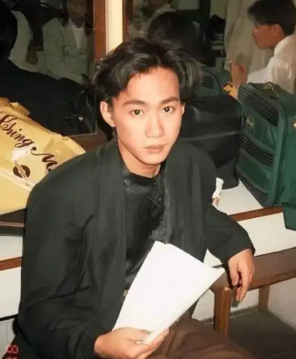 黄贯中发文悼念:你没有走过,一直都在|beyond乐队|叶世荣|新歌|歌曲