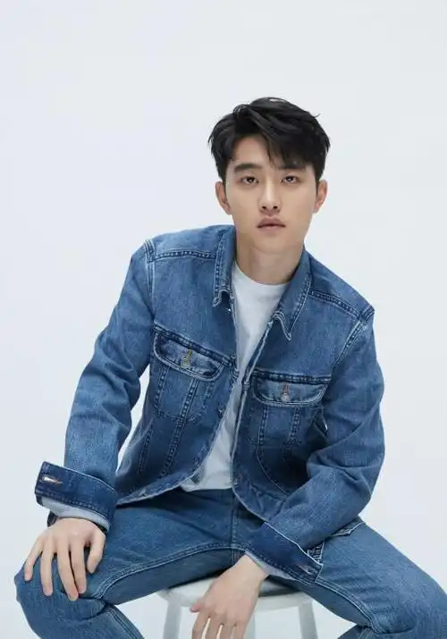 o.都暻秀入伍后首度公开近照,脸变圆润还是依然帅气!