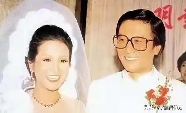 1974年,谢贤成功将甄珍追到手,两人步入婚姻的殿堂,起初很是甜蜜,和平