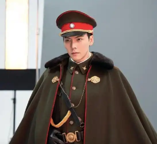 《九门》全阵容官宣 陈伟霆军装回归张大佛爷