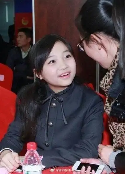 林妙可亮相北影节闭幕红毯,真的是长大了呀……|北影节|林妙可|可爱