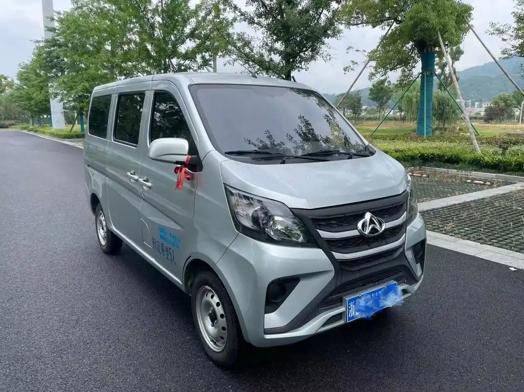 长安之星5准新1.4mt高配 售价:3.