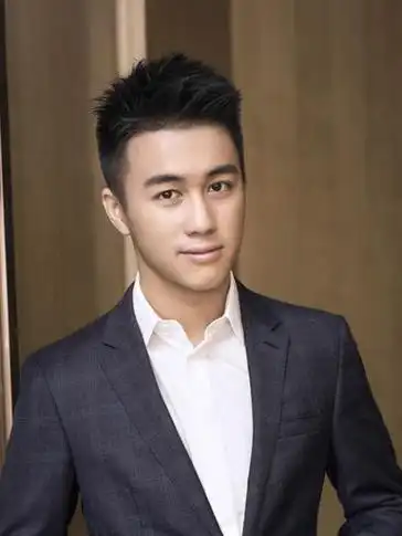 何猷君晒行程否认吃退烧药坐私人飞机回香港