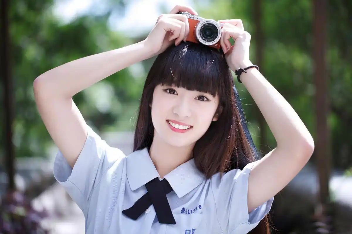 清华大学校花米花乔清新校服写真桌面壁纸高清大图预览1920×1200