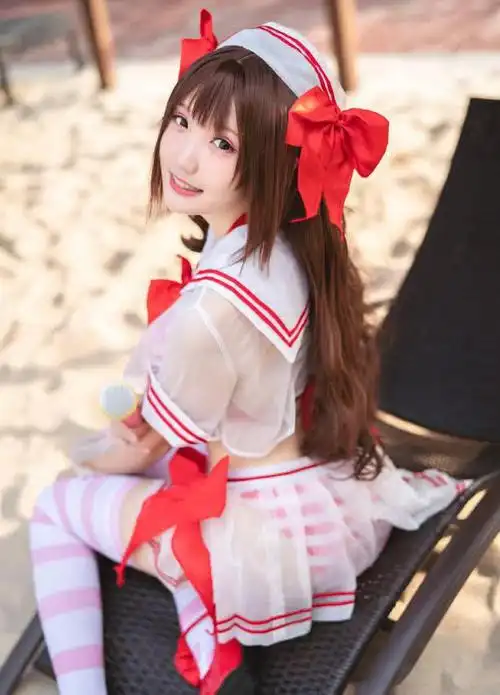可爱妹子cos岛村卯月透明水手服性感十足网友恋爱了