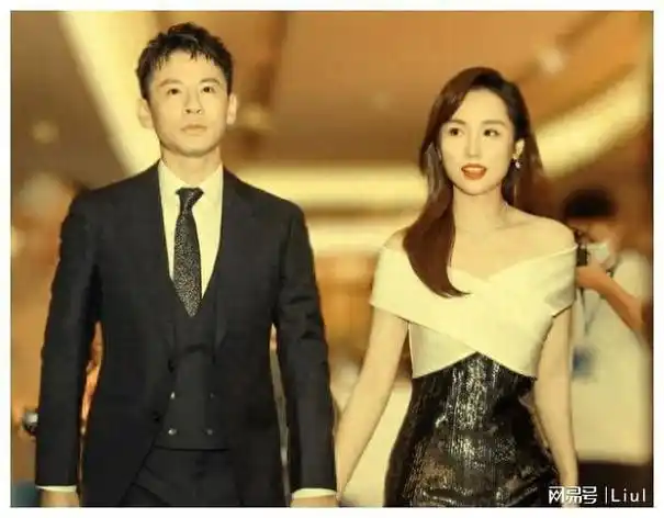 同富婆办影视学校,疑怂恿学员"献身"导演|演员|钱泳辰|影视圈_网易