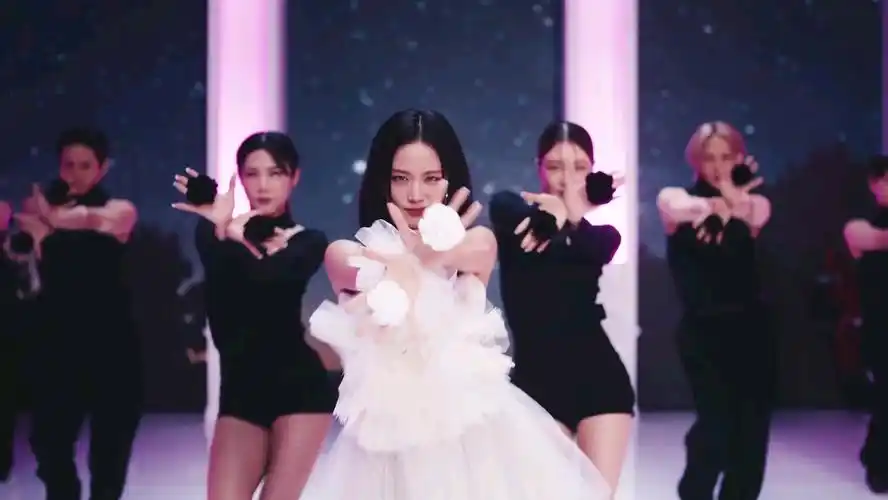 blackpink-jisoo-solo《flower》现场舞台舞蹈版,绝美