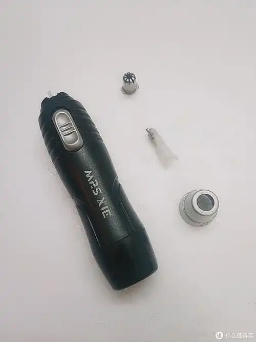平民价鼻毛修剪器电动和手动,哪个更耐用?