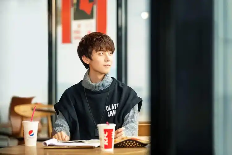 《全世界最好的你》开播 陈泽示范"别人家的弟弟"