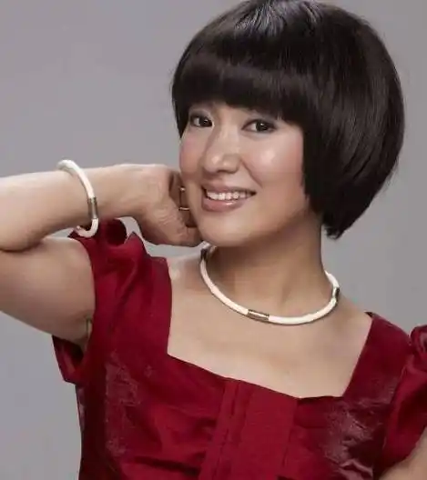 "情歌天后"周艳泓,说娱乐圈太浮躁,已经44岁了仍然单身一人