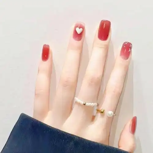 夏天美甲图片显白,夏季显白的美甲(夏天冰透色显白美甲图)