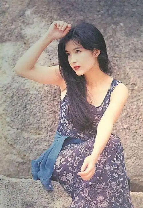 老照片;九十年代的香港女明星邱淑贞,周慧敏