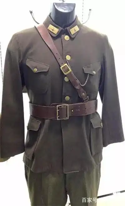烽火戎装:抗战期间同形不同色的国军军服