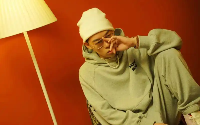 重新上架红花会弹壳forever屹立在悬崖盛开的红花会