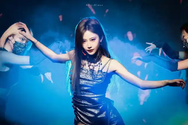 袁一琦cfbdsir2149个人巡演##袁一琦首张个人实体ep风向