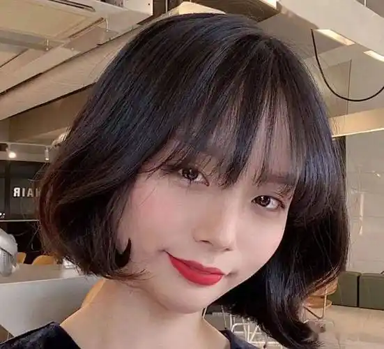 2023秋冬短发c卷烫,35岁都好看._发型_中国_人类