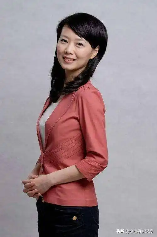 吴薇,安徽卫视"最受人们喜爱"的主持人,被誉为安徽最美帮女郎_工作