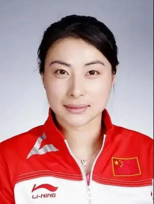 郭晶晶面相百年难遇郭晶晶朱玲玲的鼻子眼睛蜜汁相似