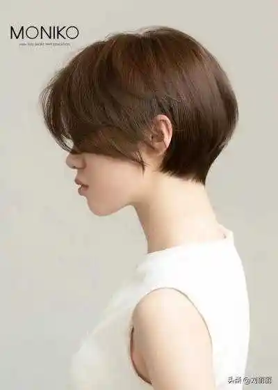 好看发型简单又漂亮短发(清新时髦又干练的三种女生发型)插图4