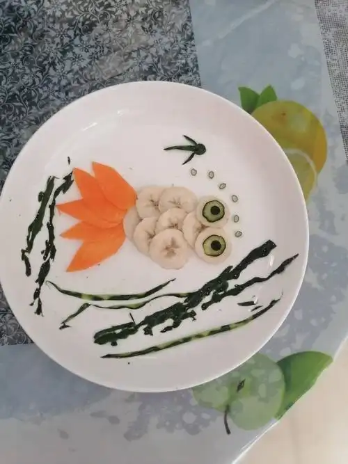 二(3)班同学水果拼图大比拼喜迎双节