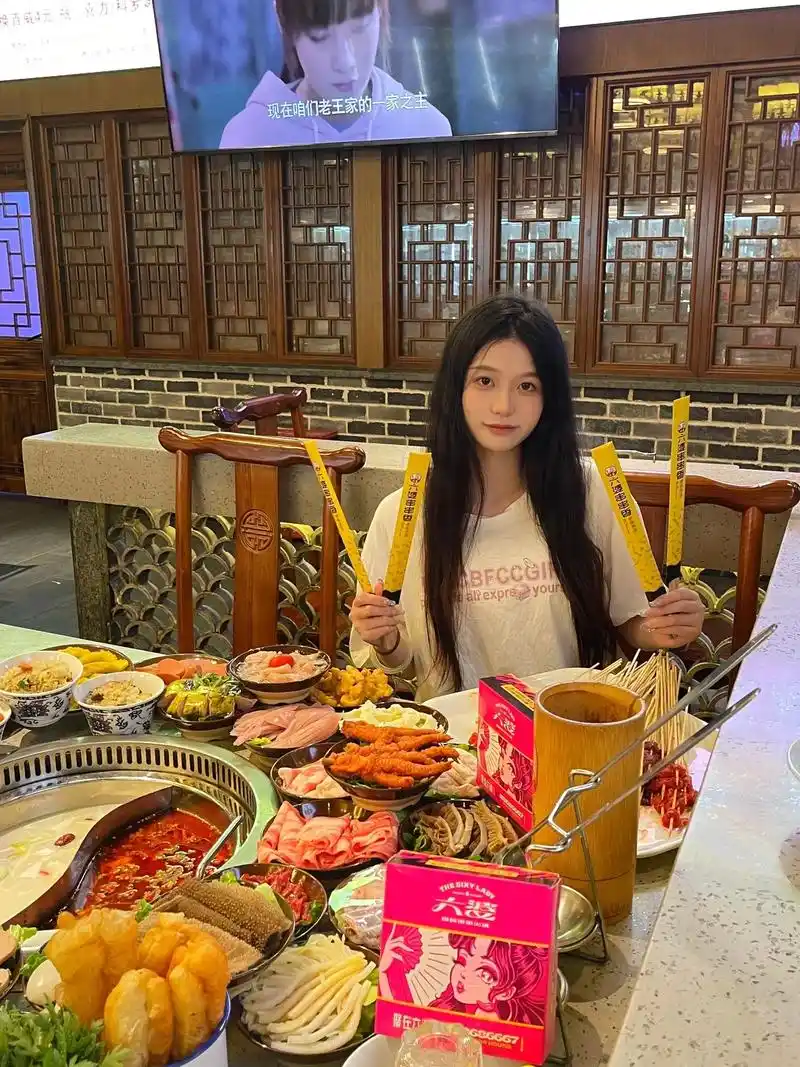 可以嗨一整晚的串串.#同城美食 #吃烧烤喝啤酒 #夜宵烧烤  - 抖音