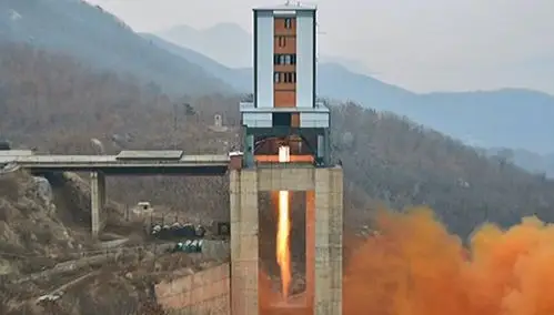 2017年3月18日,朝鲜西海卫星发射场进行新型大功率火箭发动机地上点火