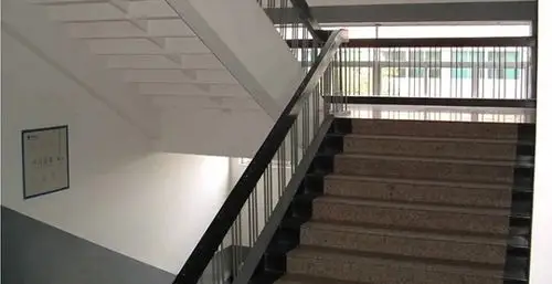 梁式楼梯和板式楼梯的区别是什么意思-梁式楼梯与板式楼梯的区别