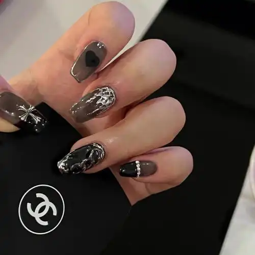 秋冬美甲暗黑风美甲黑色系辣妹美甲