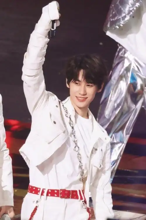 张真源98舞台王者自如切控73一起见证【时代少年团76全能35