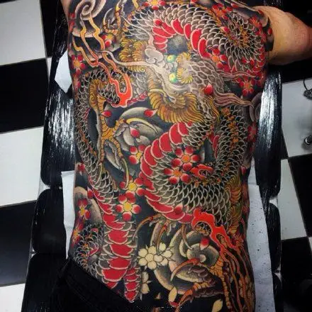 传统风格的全胛大满背纹身图案(5/9) - 优美纹身网