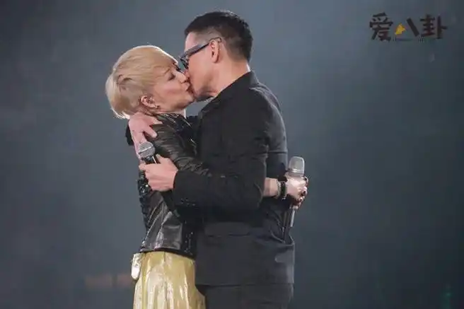 张学友陈慧娴舞台之吻