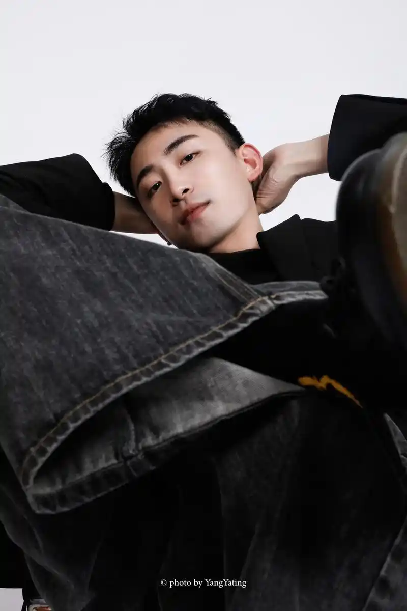 可以做你的专属杂志封面吗?#男生写真 #185大帅哥 #禁欲 - 抖音