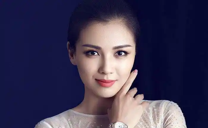 刘涛爱了他很多年 现在刘涛是一线明星 但他在工地上搬砖!