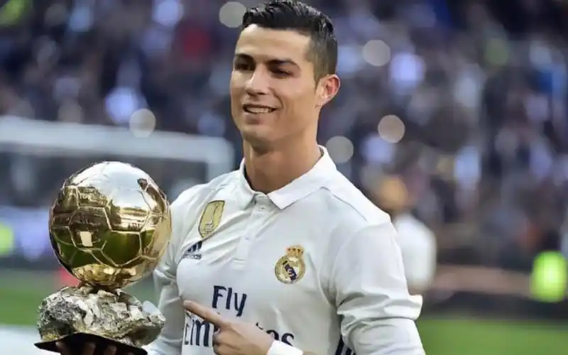 【c罗记忆】 c罗最后以皇马球员身份出席庆祝活动