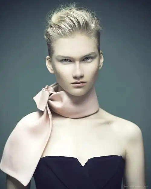 如歌-蓝调共享春/夏2013-柔软女性化的时尚外观,超现代的锐利珠宝