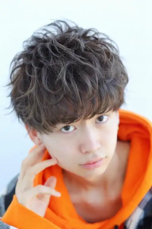 男生亚麻色染发图片效果夏天暗黄色染色发型