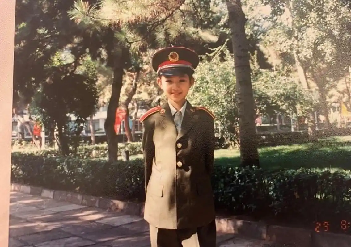 张馨予小时候好可爱,小时候就是个美人坯子