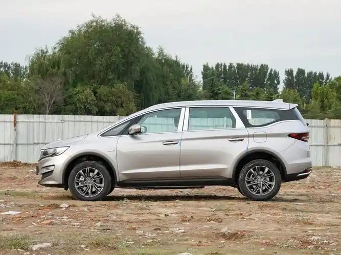 吉利汽车 嘉际新能源 2022款 1.5td phev 白金舒适型